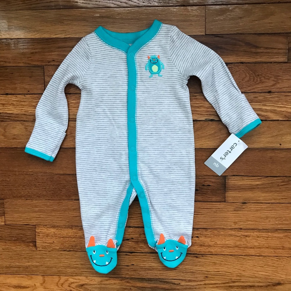 Carter’s newborn footie pajamas NWT